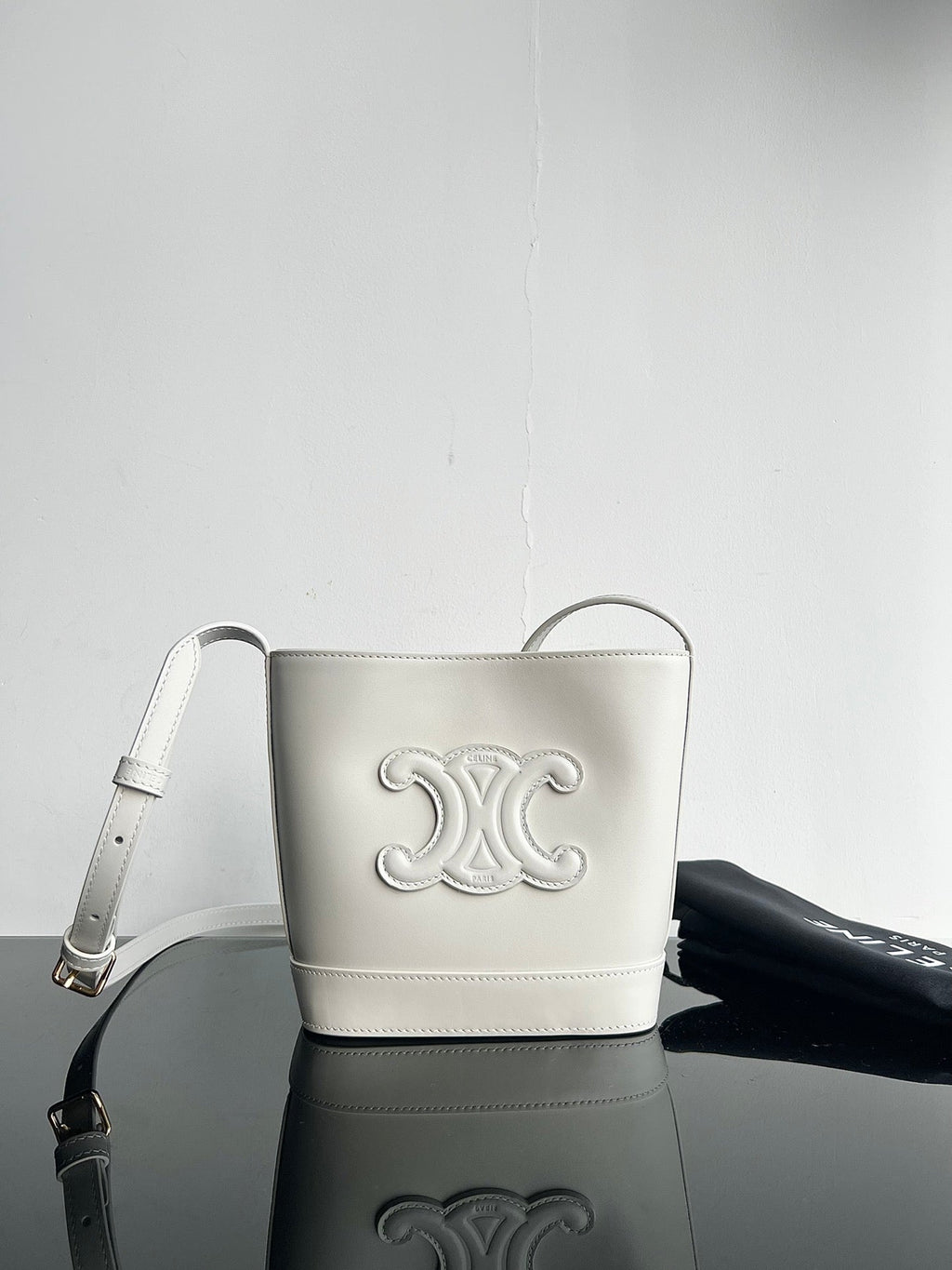 CELINE CUIR TRIPHOME 19 WHITE SMOOTH CALFSKIN BUCKET BAG