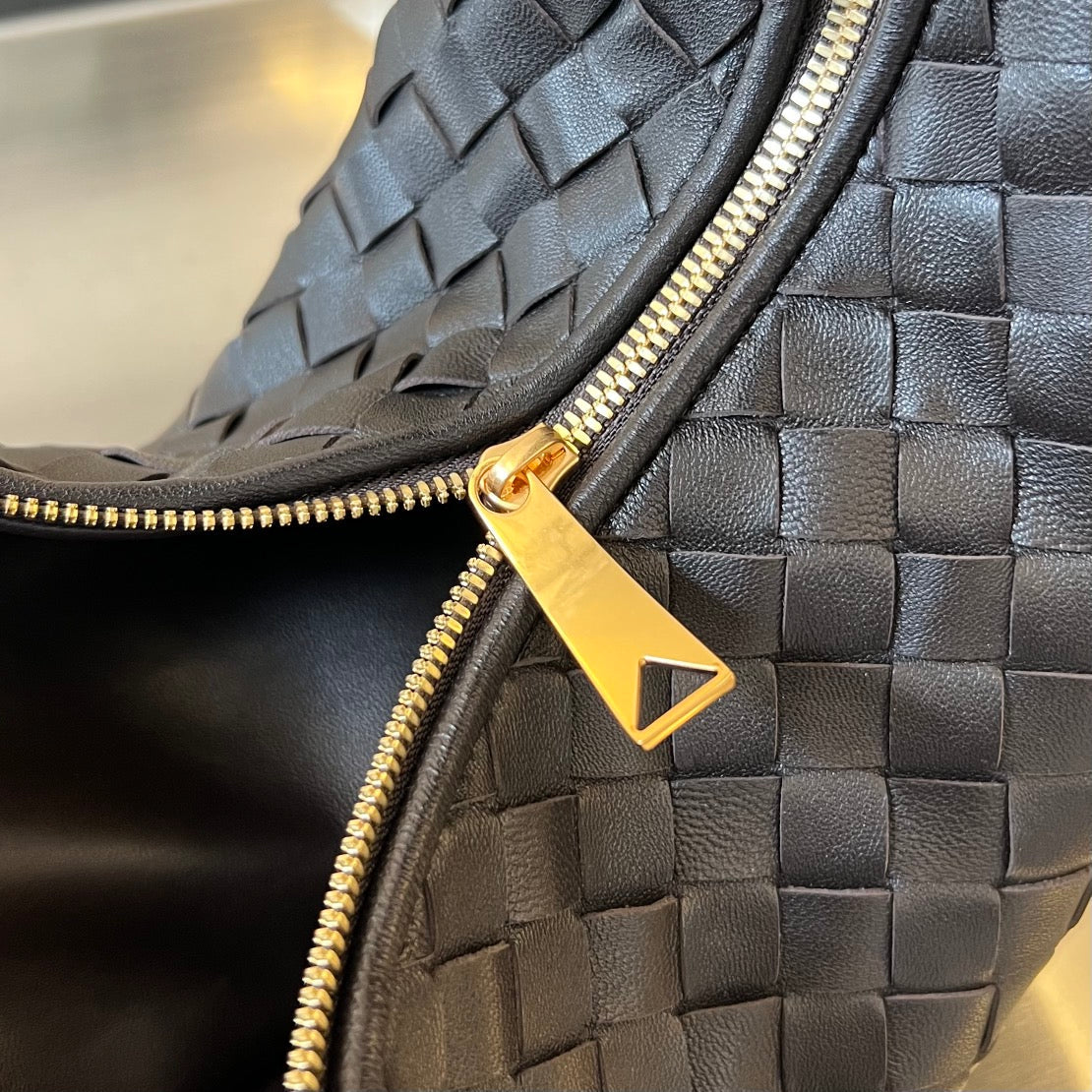 BOTTEGA VENETA SMALL JODIE 48 BLACK CALFSKIN