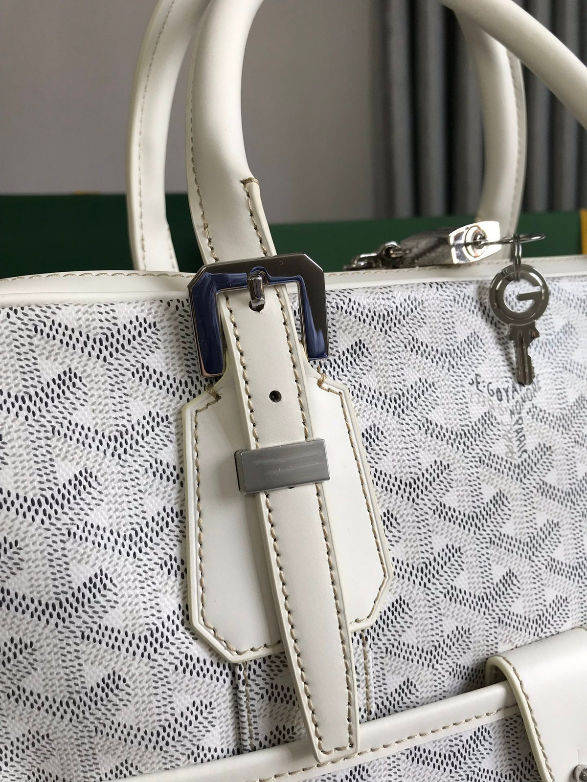 AMBASSADE DOCUMENT CASE 35 IN WHITE GOYARDINE CANVAS
