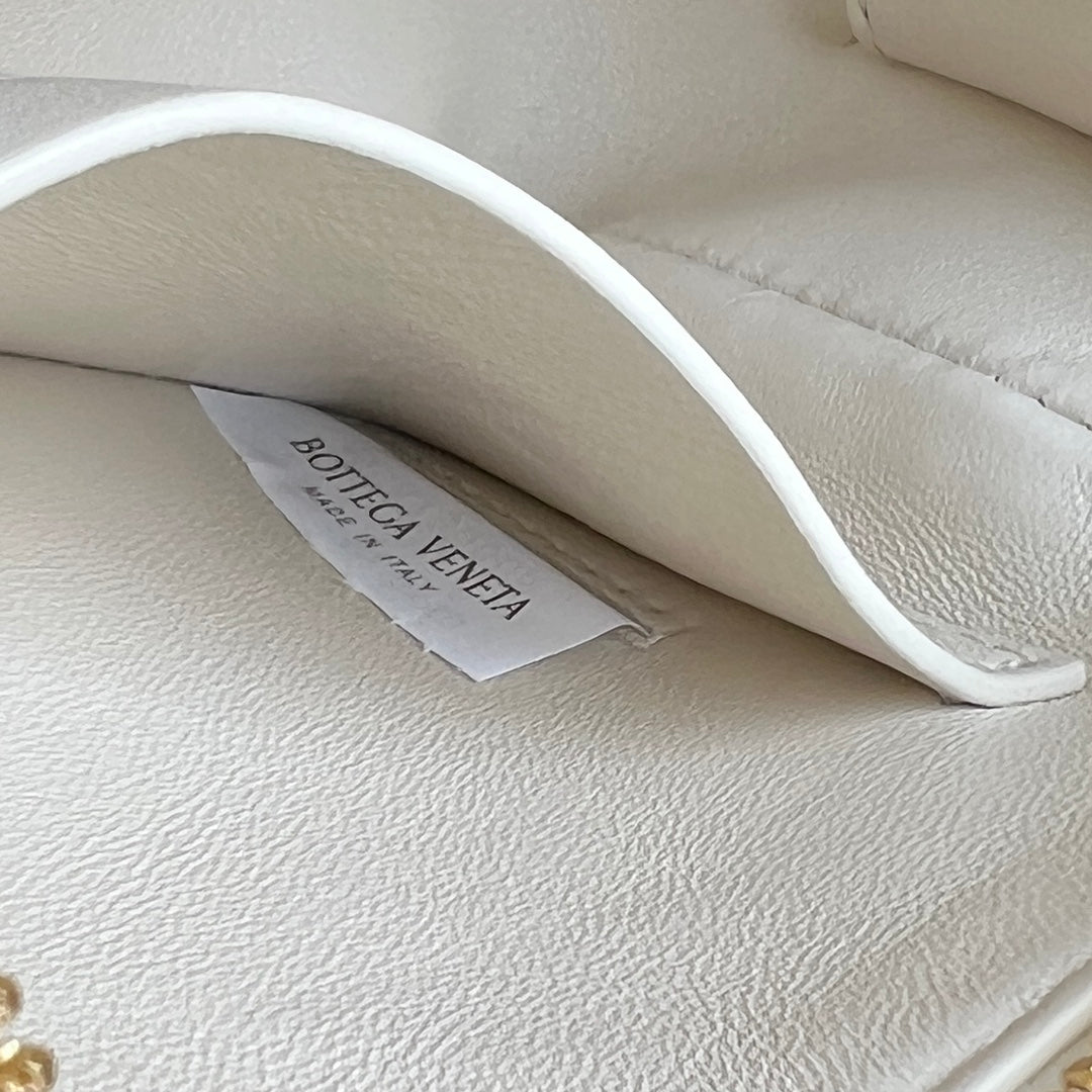 CONCERT POUCH 18 IN WHITE LAMBSKIN