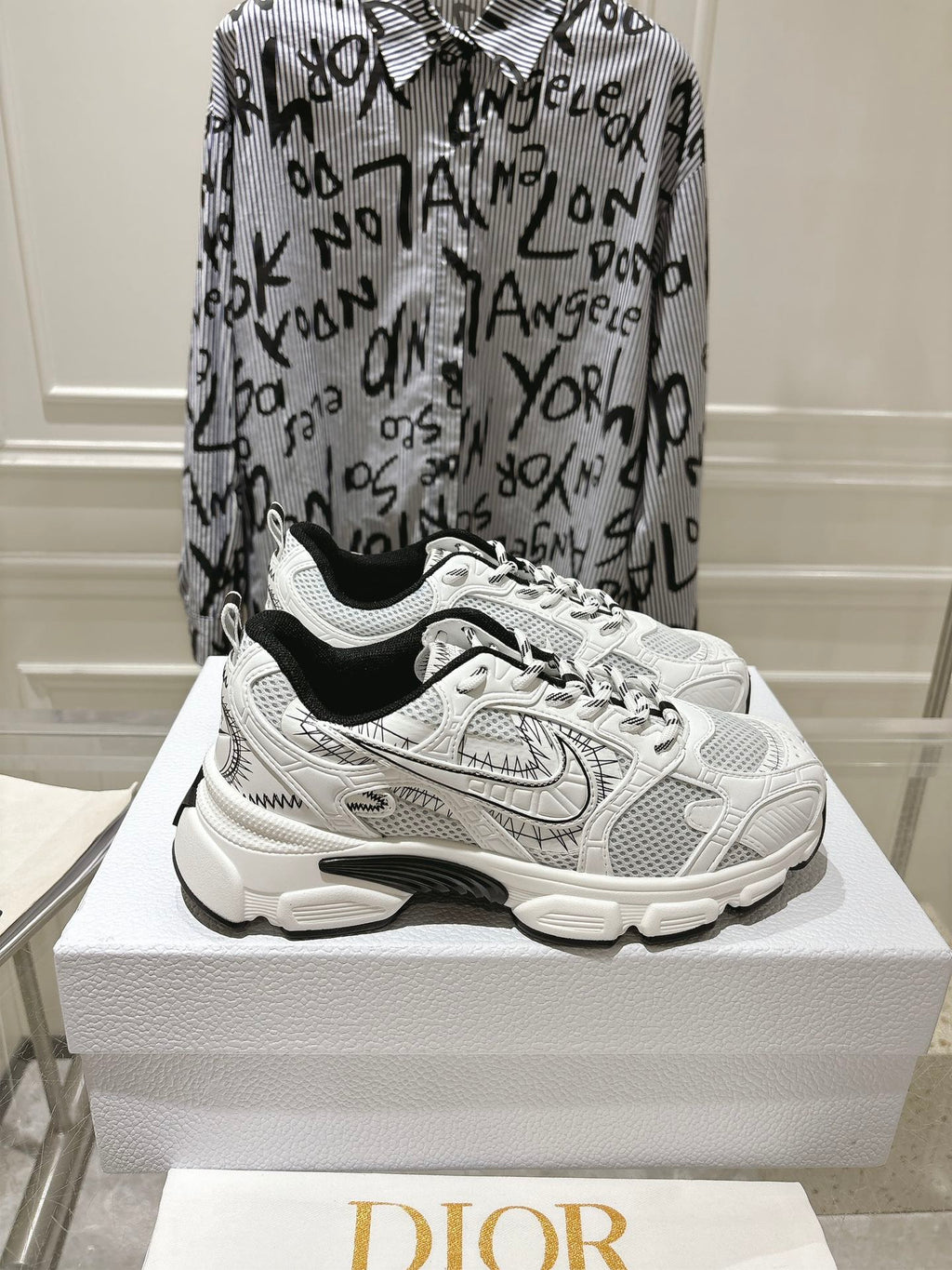 DIOR 25S CHRONO SNEAKER 45MM IN MESH WITH WHITE AND BLACK CALFSKIN