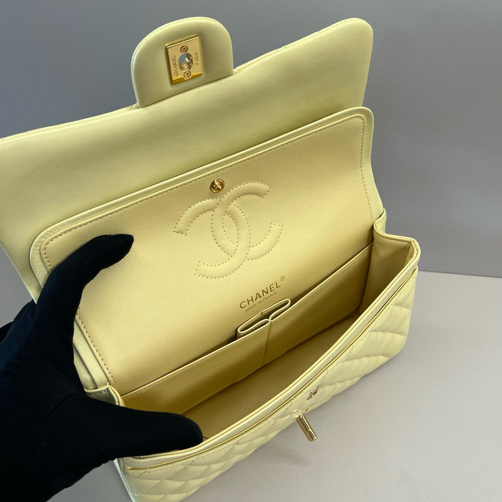 CHANEL 25C FLAP BAG 25 IN YELLOW QUILTED LAMBSKIN GOLD HARDWARE