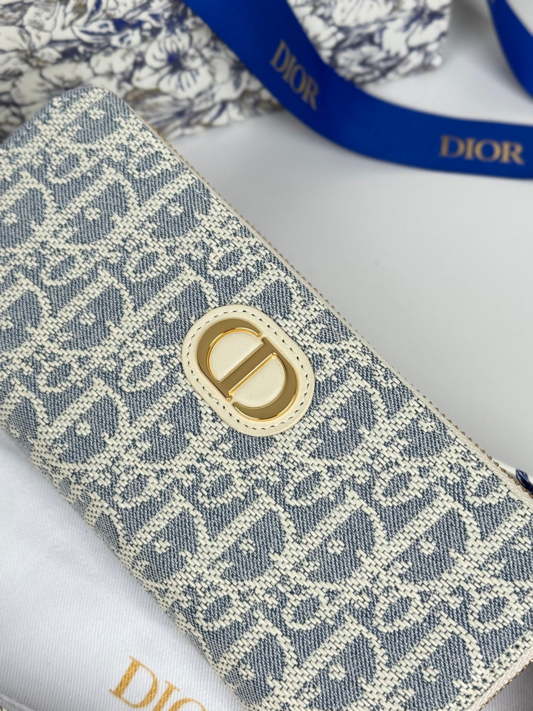 DIOR 25S LONG ZIPPER WALLET 19 IN LIGHT BLUE OBLIQUE JACQUARD CANVAS