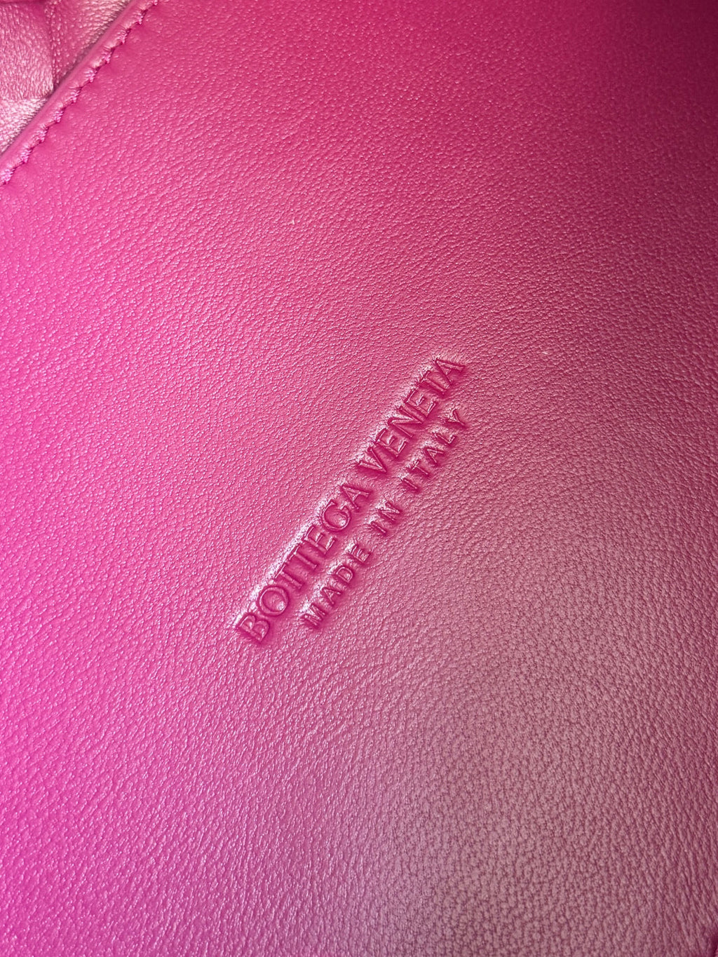 BOTTEGA VENETA 25S SMALL PARACHUTE 29 IN RASPBERRY PINK CALFSKIN GOLD HARDWARE