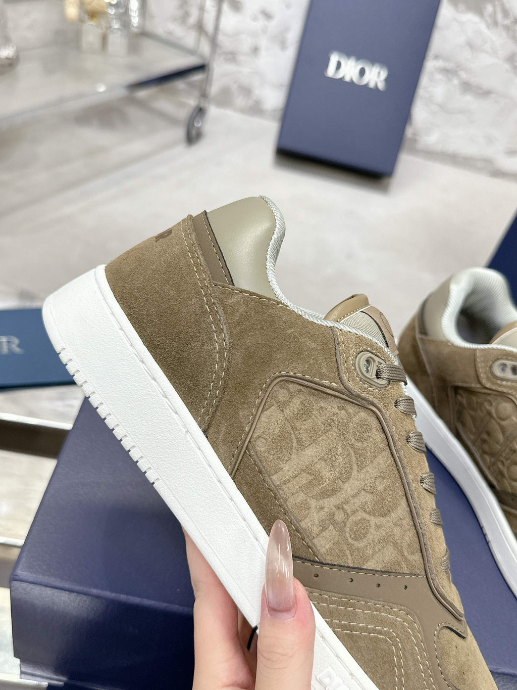 DIOR 25S B27 UPTOWN LOW-TOP SNEAKERS IN OLIVE BROWN CALFSKIN STYLE 5
