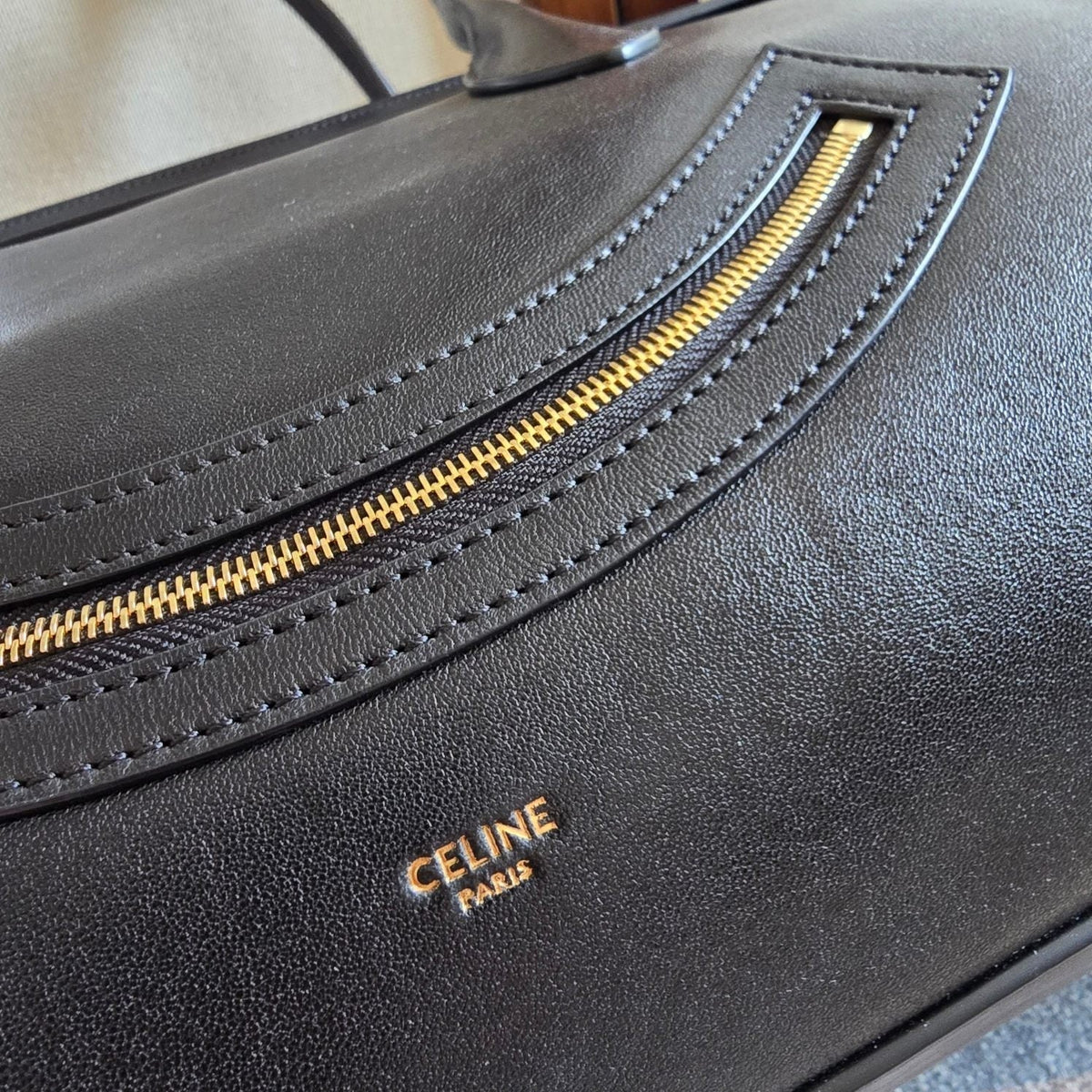 CELINE 25S MEDIUM SMILING NEW LUGGAGE 44MM IN BLACK SUPPLE SHINY LAMBSKIN