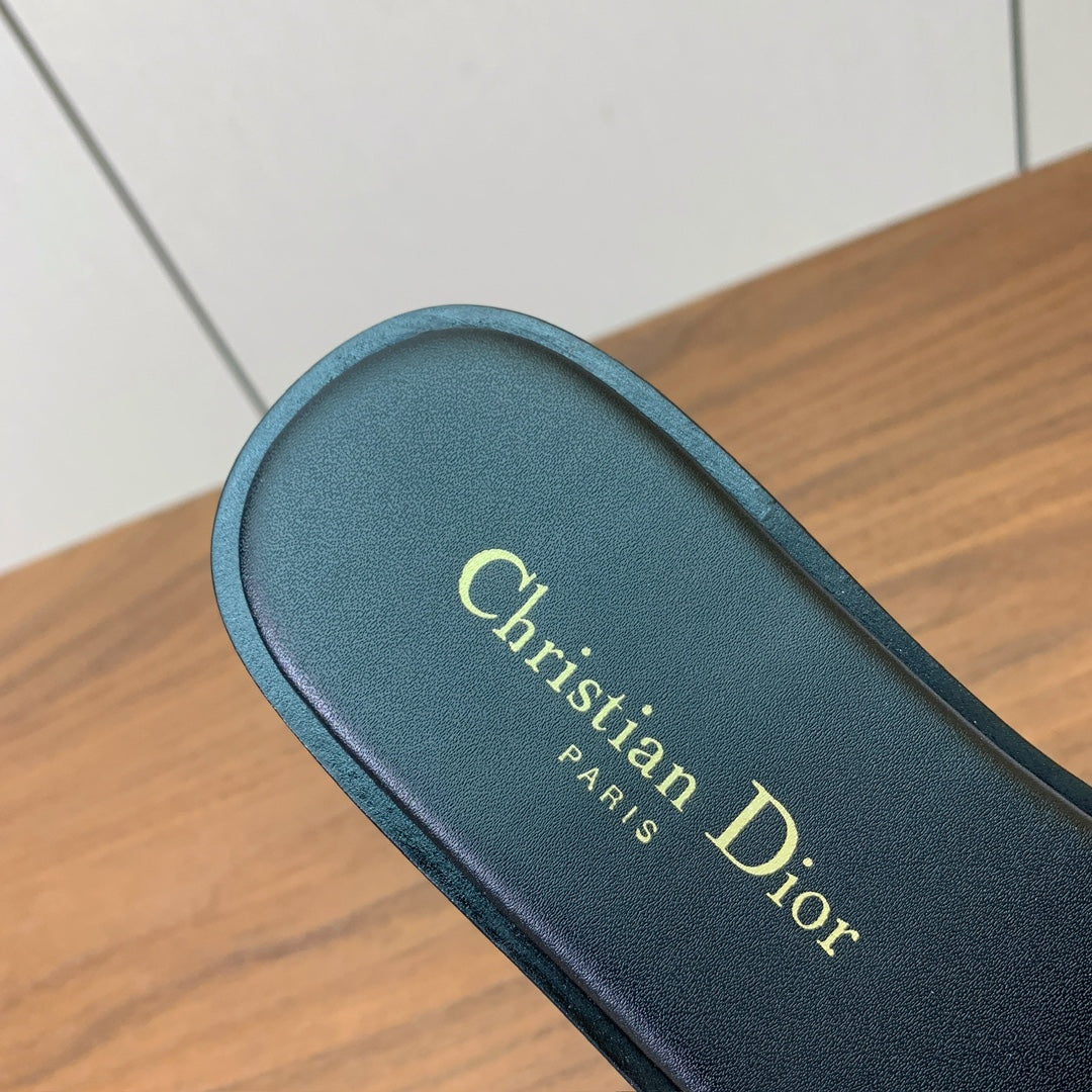 DIOR 25S DWAY SLIDE IN BLACK CALFSKIN