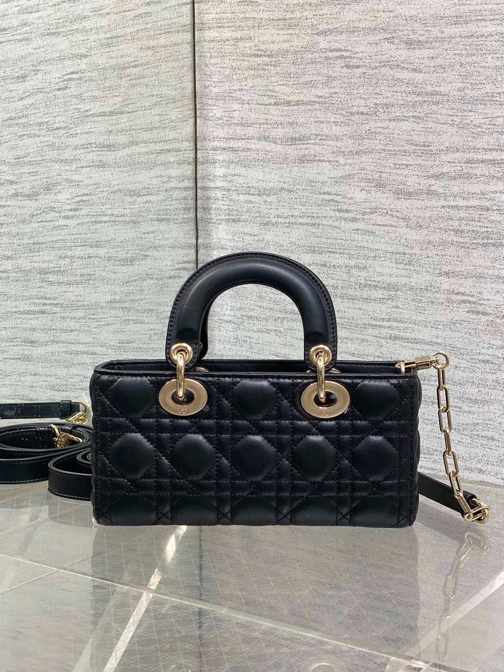 DIOR 25S SMALL LADY D‑JOY BAG 22 IN BLACK CALFSKIN GOLD HARDWARE