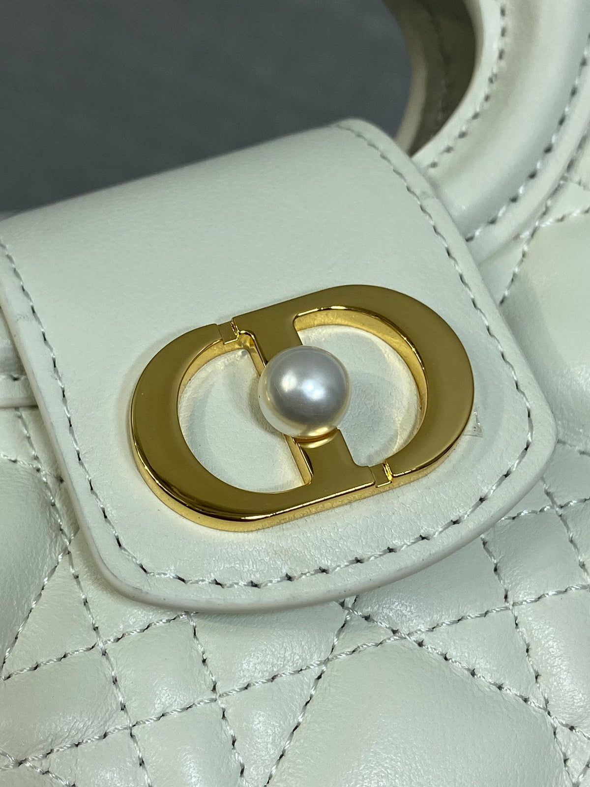 DIOR 25S JOLIE TOP HANDLE MINI BAG 18 IN WHITE CALFSKIN GOLD HARDWARE