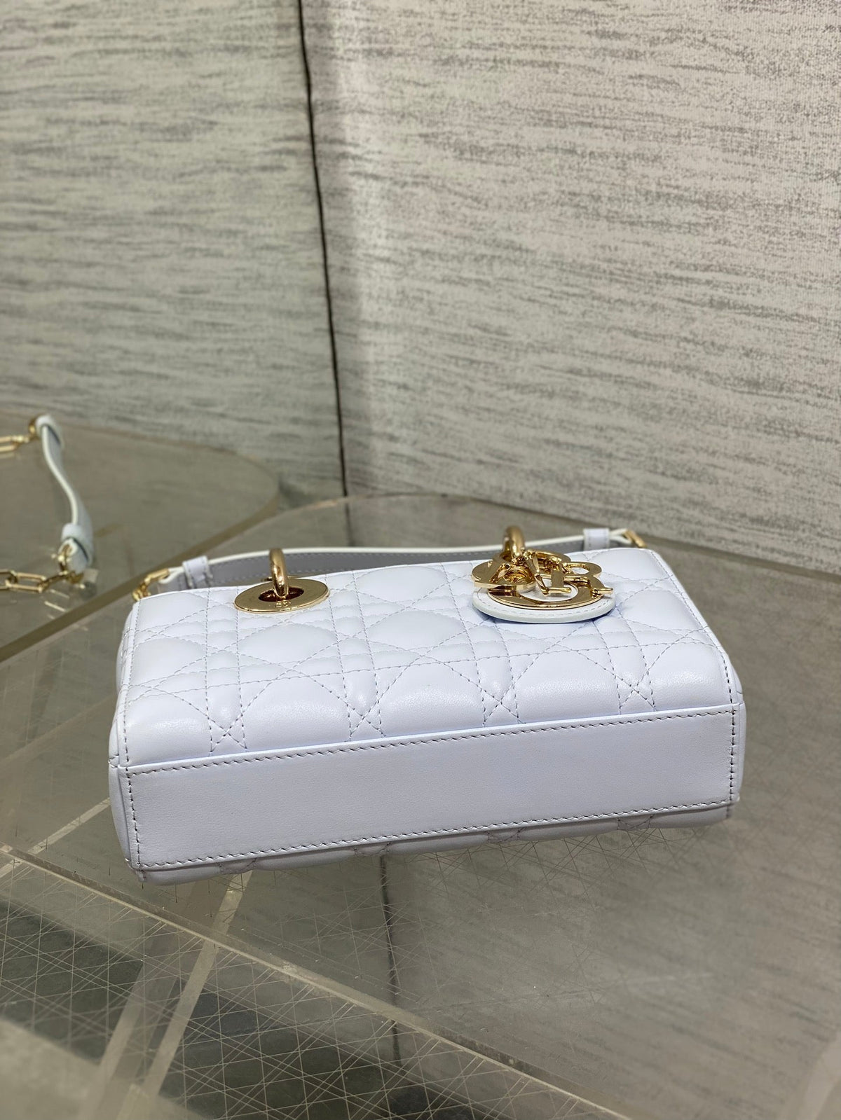 DIOR 25S SMALL LADY D‑JOY BAG 19 IN LIGHT BLUE CANNAGE CALFSKIN GOLD HARDWARE