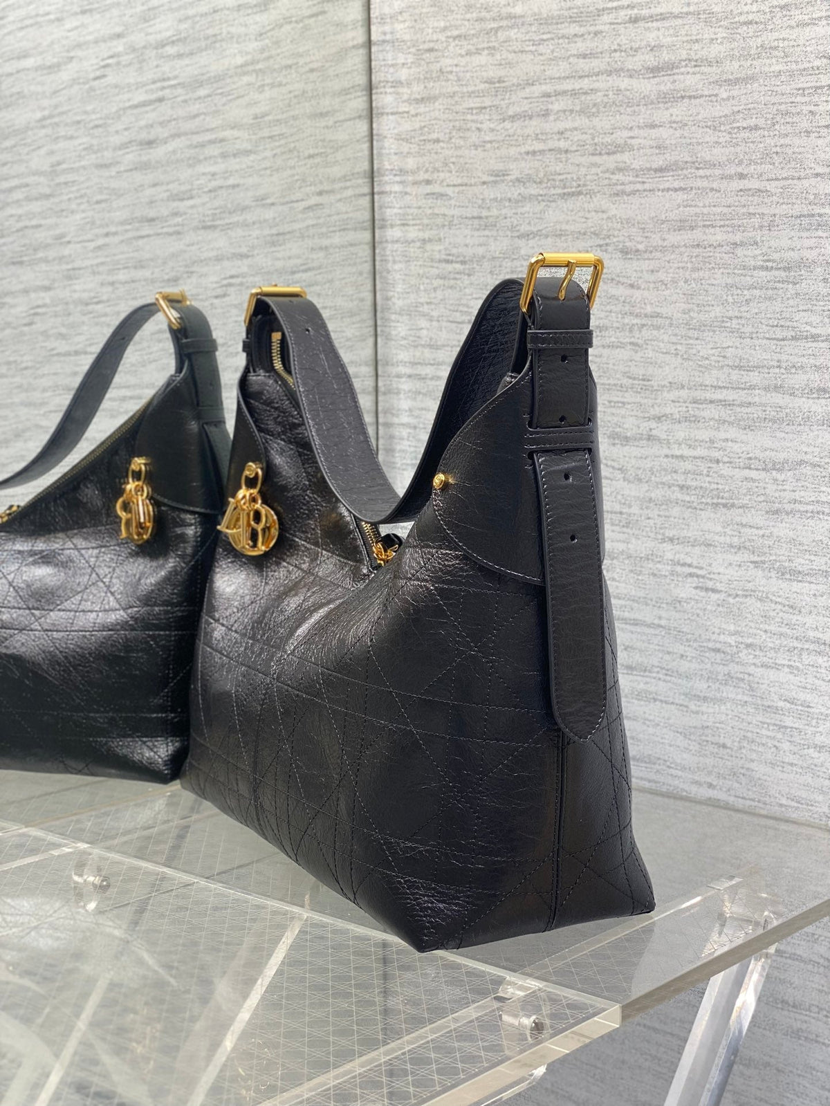 DIOR 25S VOYAGE BAG 34 IN BLACK FLAT MACROCANNAGE GRAINED GLOSSY CALFSKIN