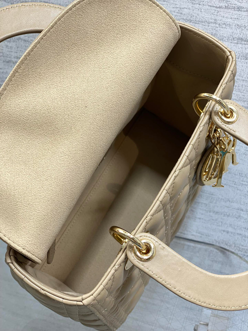 DIOR 25S MEDIUM LADY BAG 24 IN POWDER BEIGE CALFSKIN GOLD HARDWARE