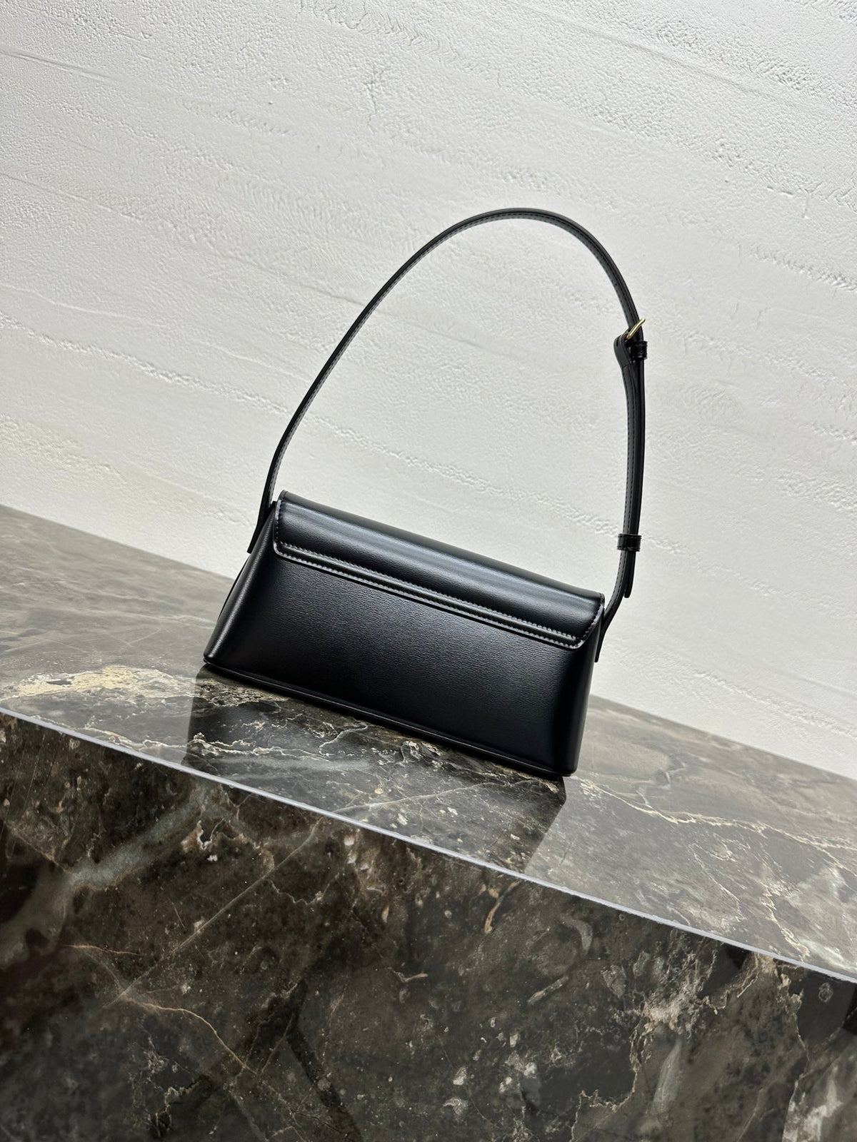CELINE 25S TRIOMPHE BAG 24 IN BLACK SHINY CALFSKIN