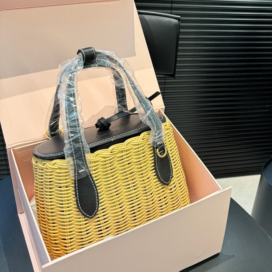 BASKET BAG 18 IN BROWN BEIGE WICKER AND BLACK CALFSKIN TRIM