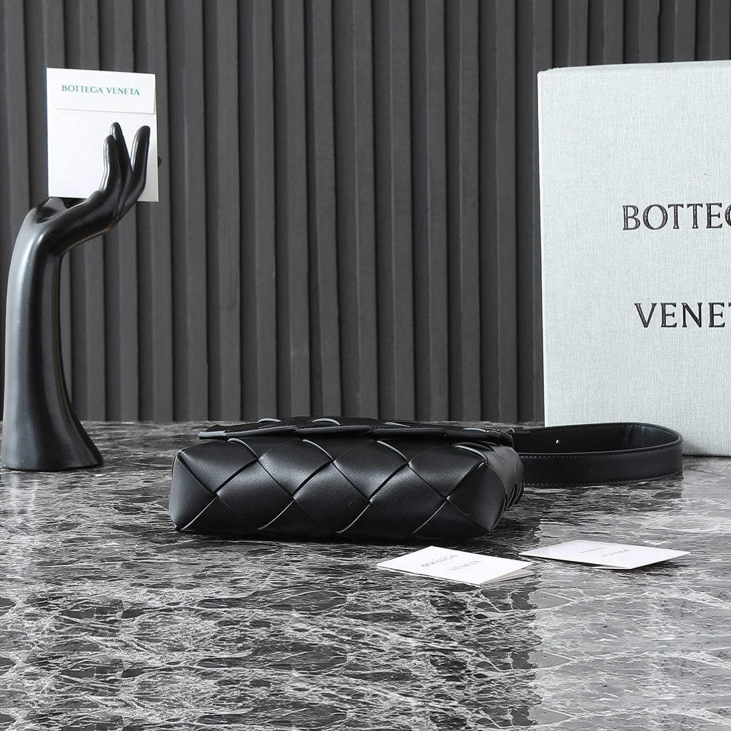 BOTTEGA VENETA 25S DIAGO 22 IN BLACK CALFSKIN PATENT SILVER HARDWARE