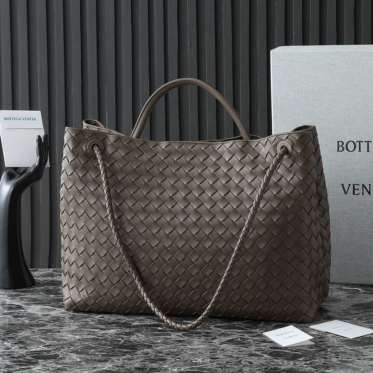 BOTTEGA VENETA 25S LARGE ANDIAMO 42 IN DARK BROWN CALFSKIN GOLD HARDWARE