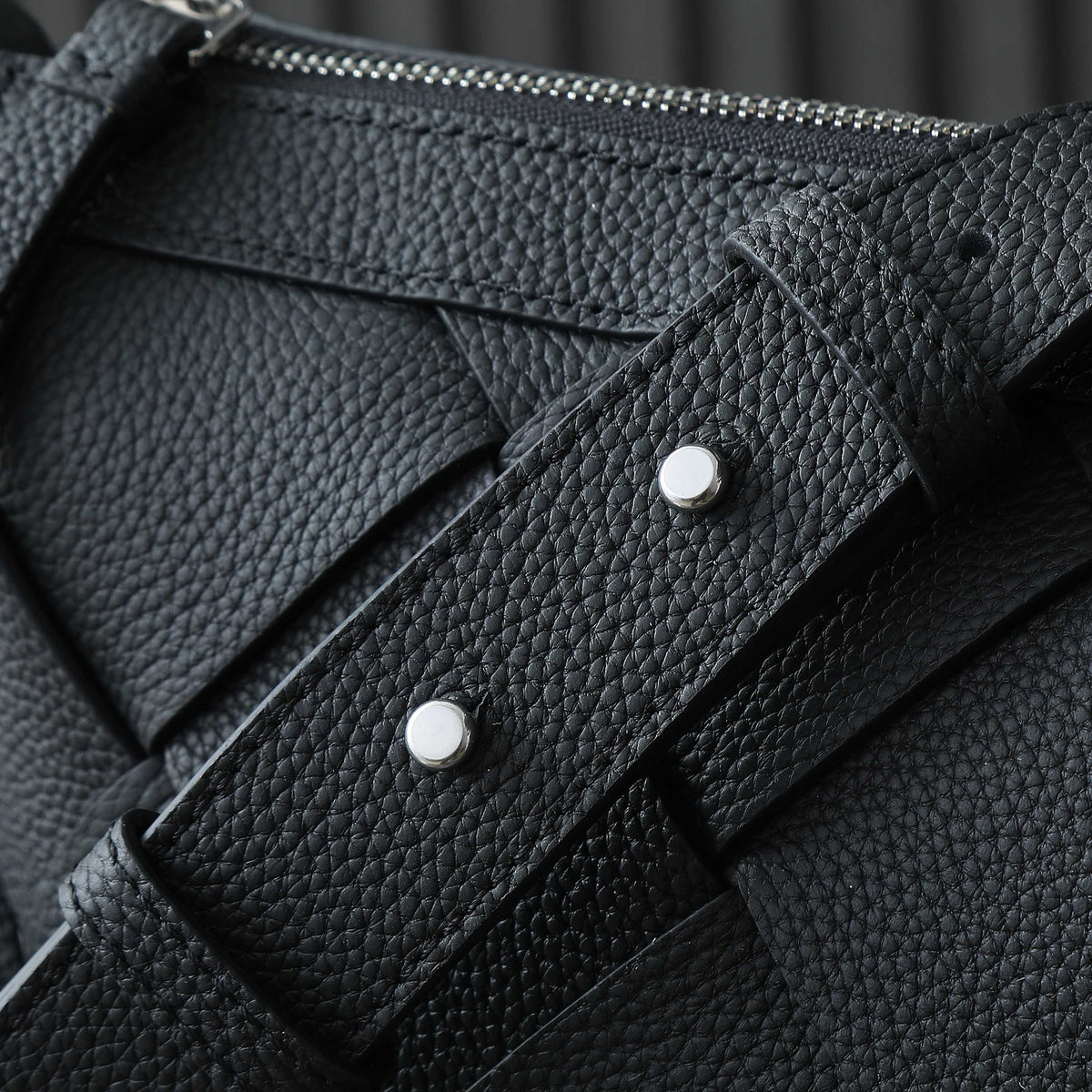 BOTTEGA VENETA 25S DIAGO HOBO 39 IN BLACK CALFSKIN