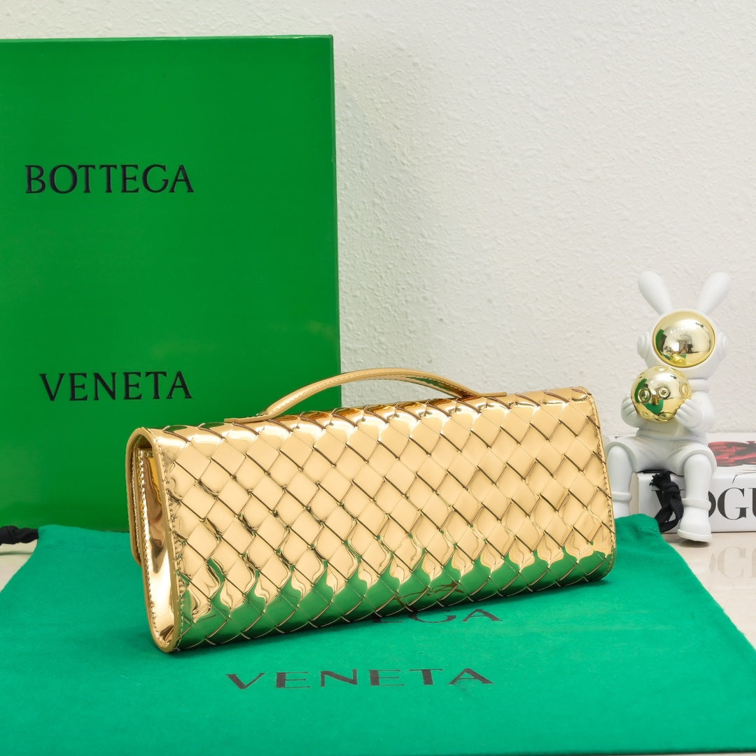 BOTTEGA VENETA Long Clutch Andiamo 31 Gold Metalic Leather Ghw
