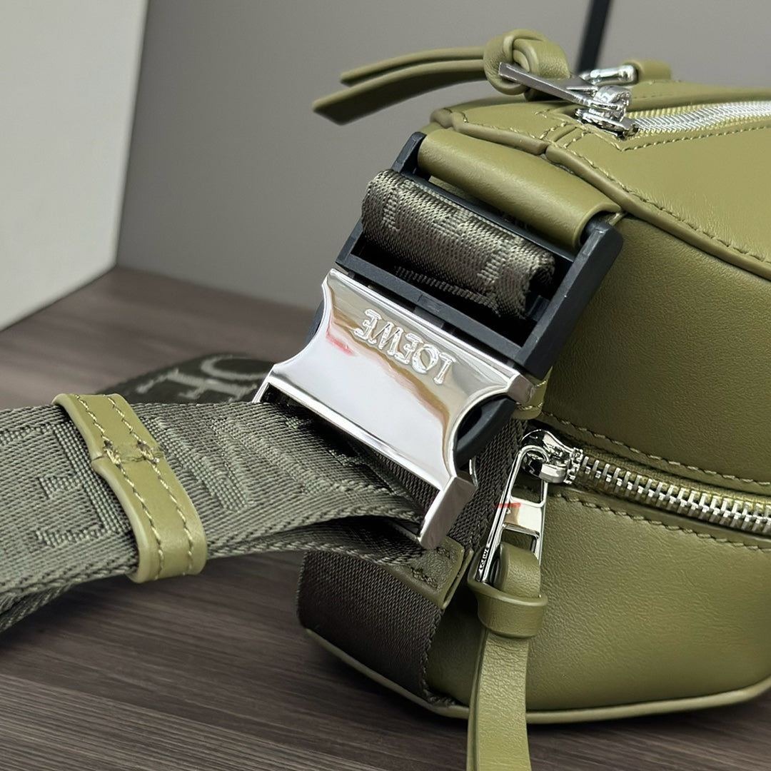 CONVERTIBLE SLING 32 IN OLIVE GREEN CLASSIC CALFSKIN