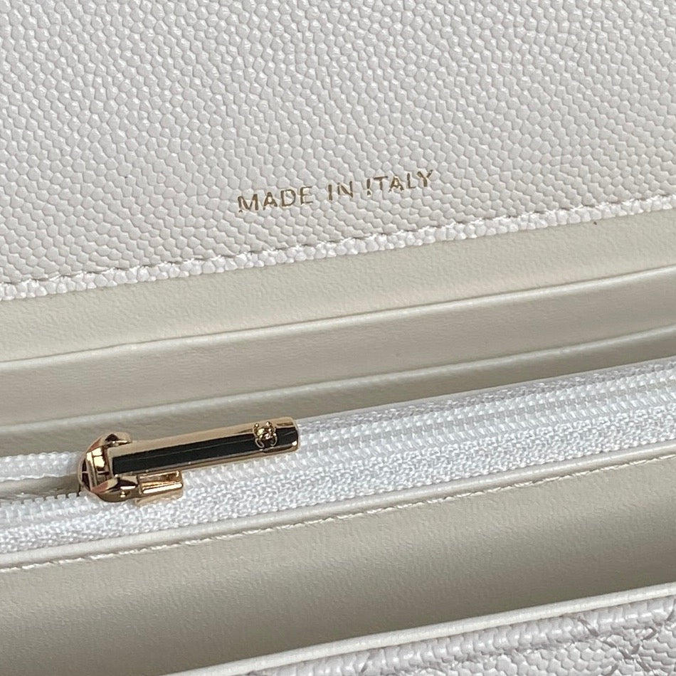CHANEL 25C FLAP BAG 18 IN WHITE SHINY GRAINED CALFSKIN GOLD HARDWARE