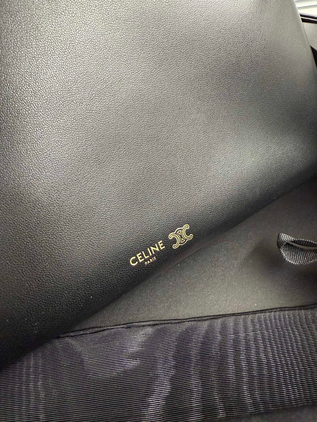 CELINE 25S TRIO FLAP 22MM IN BLACK SMOOTH LAMBSKIN GOLD HARDWARE