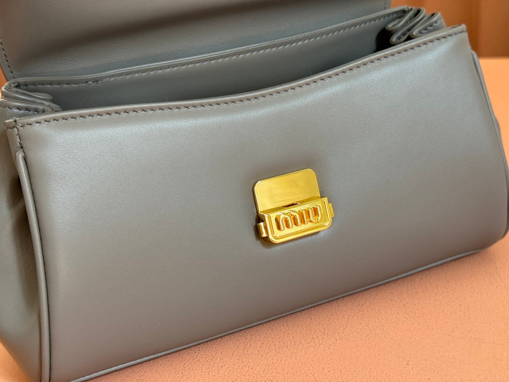 CHAIN SHOULDER BAG 24 IN SLATE GREY PATENT SMOOTH CALFSKIN