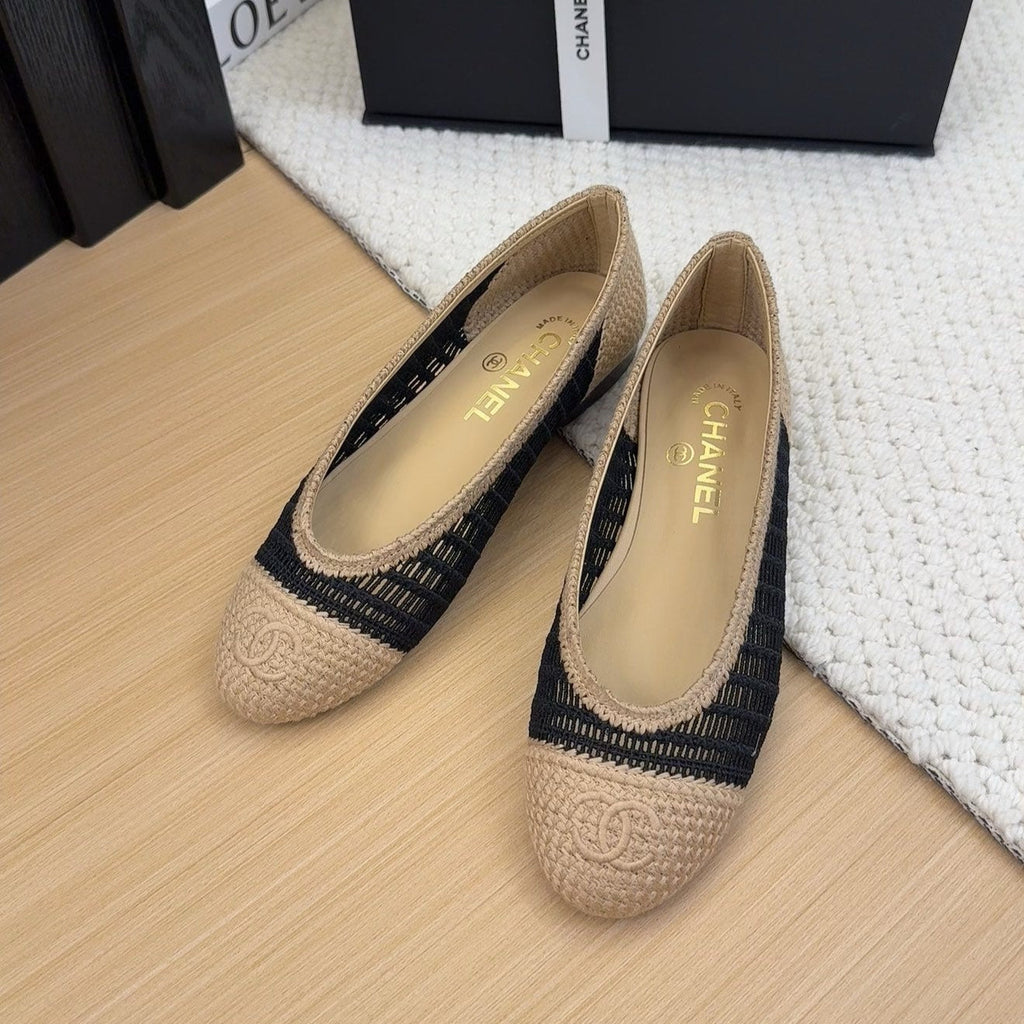 CHANEL 25 Ballet Flat Beige Black Raffia
