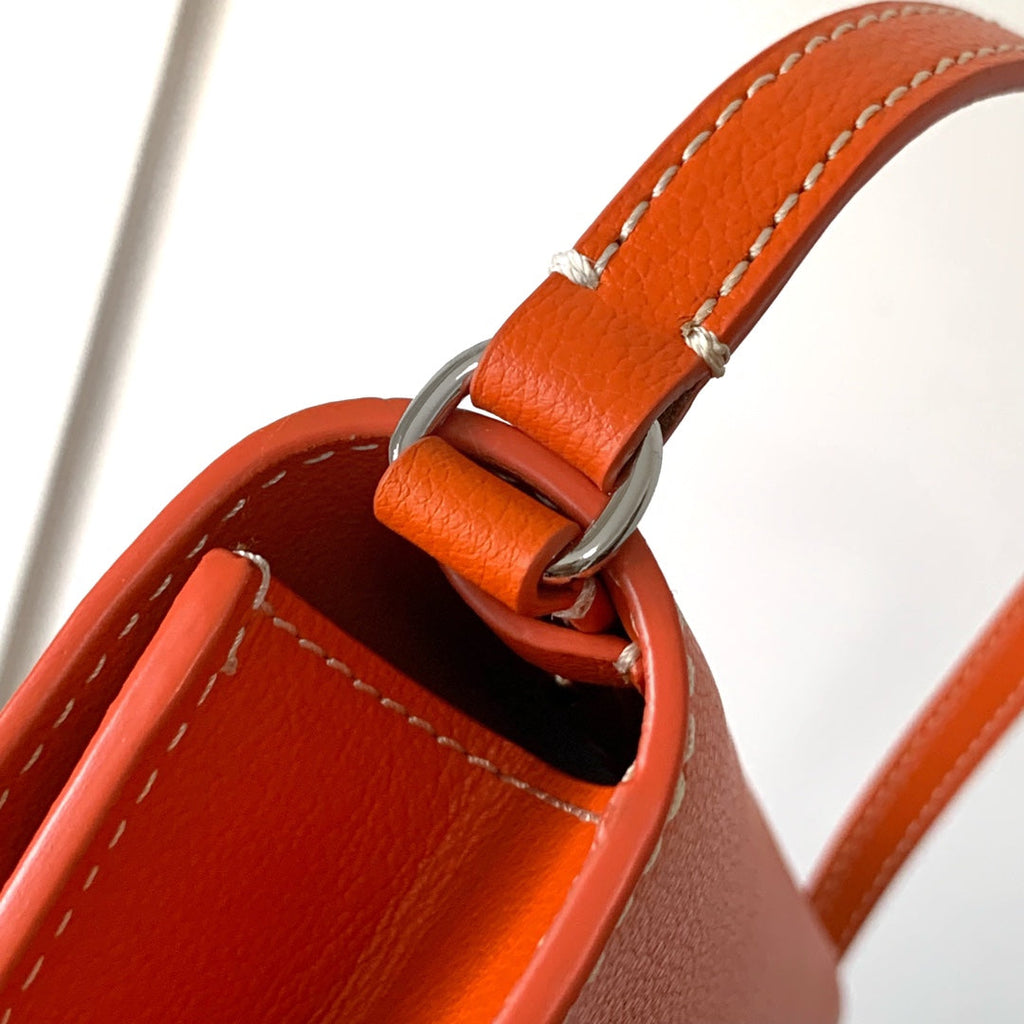 CHYPRE WALLET-POUCH 21 IN ORANGE GOYARDINE CANVAS AND CALFSKIN