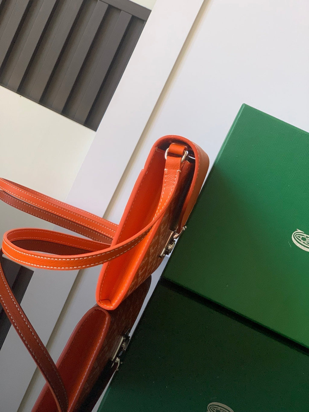 CHYPRE WALLET-POUCH 21 IN ORANGE GOYARDINE CANVAS AND CALFSKIN