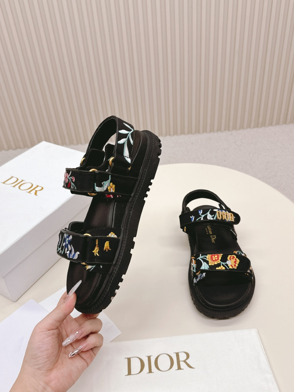 DIOR BACK-STRAP SANDALS 25S IN BLACK CALFSKIN EMBROIDERED WITH PETITES FLEURS
