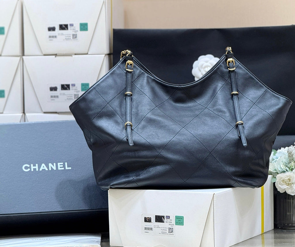CHANEL MEDIUM MAXI SHOPPING BAG 47 IN BLACK CALFSKIN GOLD-TONE METAL