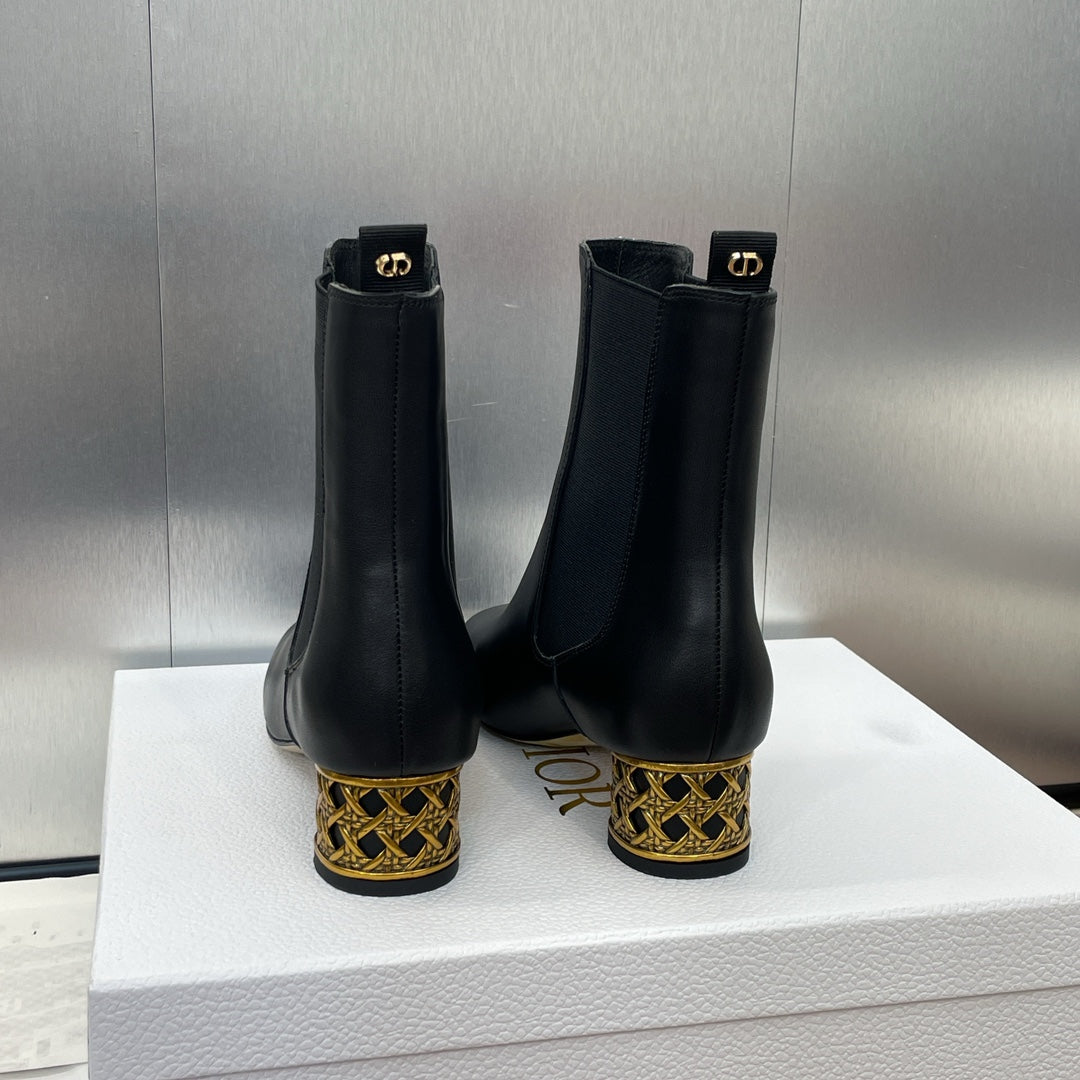 DIOR 25S ANKLE BOOT IN BLACK CALFSKIN