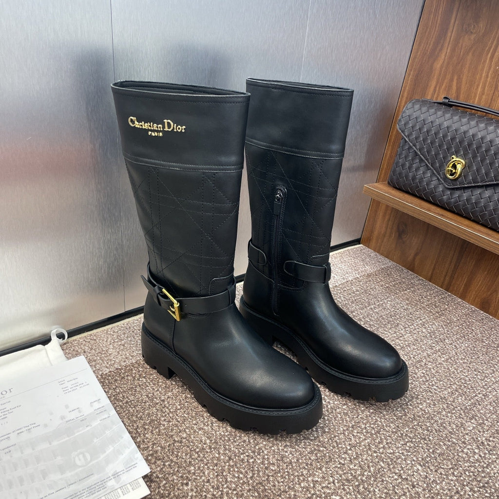 DIOR 25S D-TOWN BOOT 45MM IN BLACK CALFSKIN WITH EMBROIDERED CANNAGE MOTIF