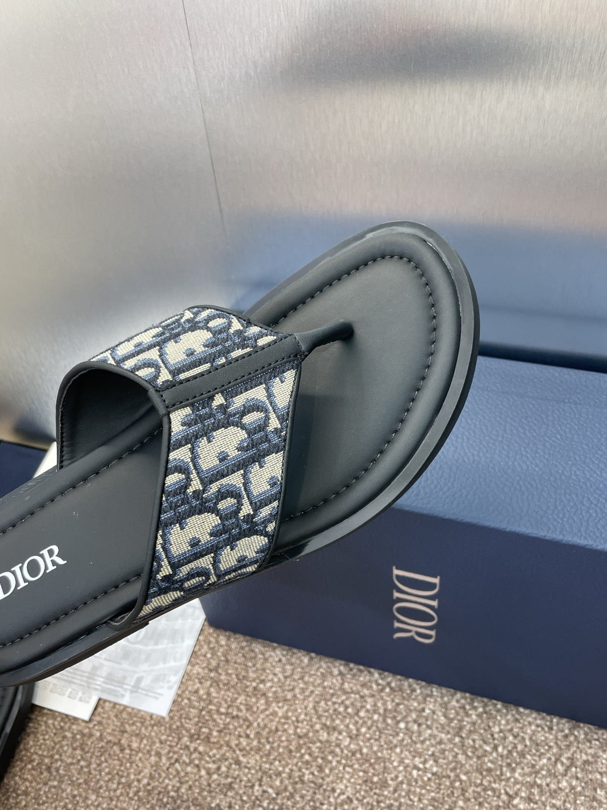 DIOR 25S ALIAS THONG SANDAL IN BEIGE BLACK CALFSKIN AND CANVAS