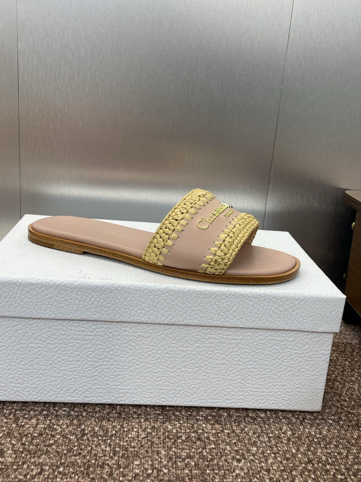DIOR 25S D-LANE SLIDE NUDE CALFSKIN AND YELLOW BRAIDED RAFFIA